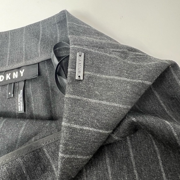 DKNY NWOT Pinstriped Pencil Gray Skirt - Picture 3 of 9